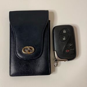 Gucci Rare Vintage Navy Snap Key & Card Holder Leather Case